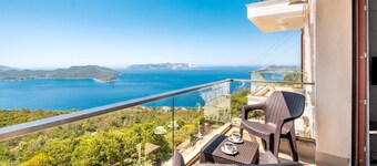 Golden Rose Suit Pension