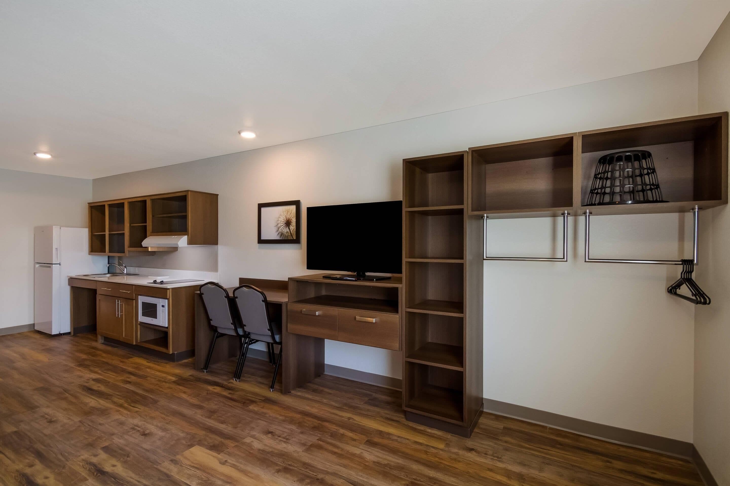 Kamar, 2 Tempat Tidur Queen, akses difabel, Bebas Asap Rokok | Meja kerja, Wi-Fi gratis, dan seprai linen