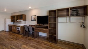 Room, 2 Queen Beds, Non Smoking | Desk, free WiFi, bed sheets - Woodspring Suites Panama City Beach (Panama City Beach)