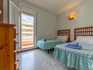 3 slaapkamers, een strijkplank/strijkijzer, wifi