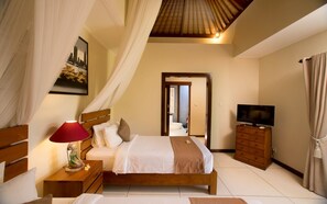3 bedrooms - Villa MD 3 bedroom, Sunny Pool in Eat st location (Seminyak)