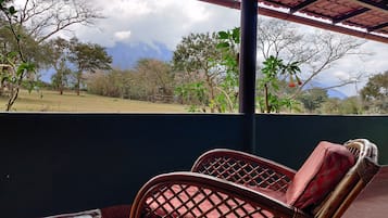 Deluxe Double Room | Living area