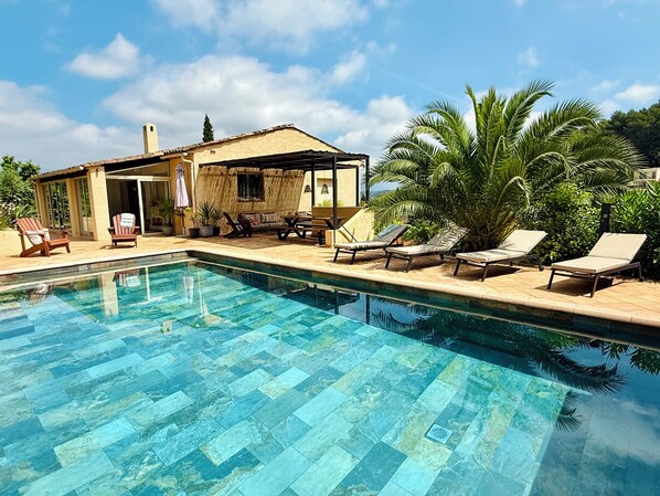 Piscine extérieure