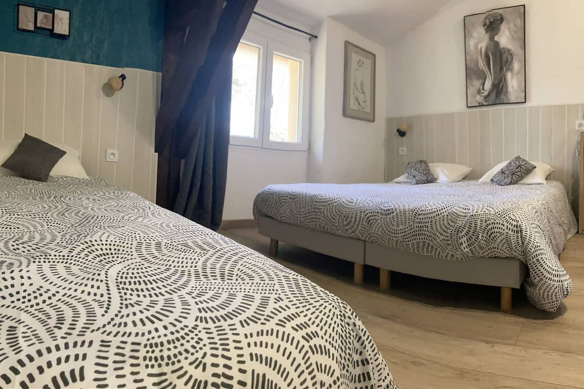 Comfort Triple Room, Garden View | Premium bedding, desk, blackout drapes, soundproofing