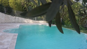 Piscine extérieure (ouverte en saison)