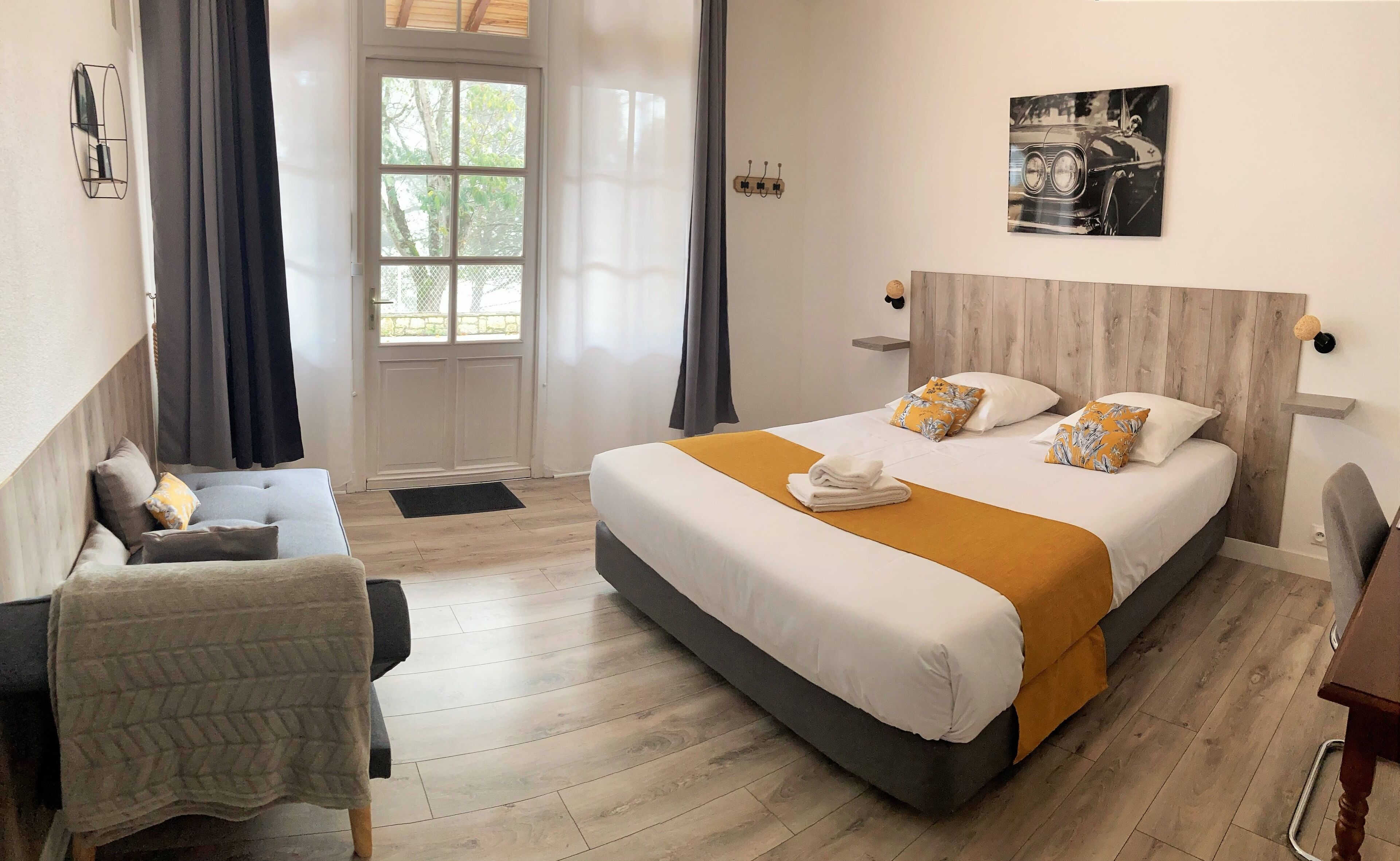 컴포트 더블룸, 퀸사이즈침대 1개, 에어컨, 1층 | 고급 침구, 책상, 암막 커튼, 방음 설비