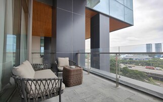 Ambassador Three Bedroom | Balkon