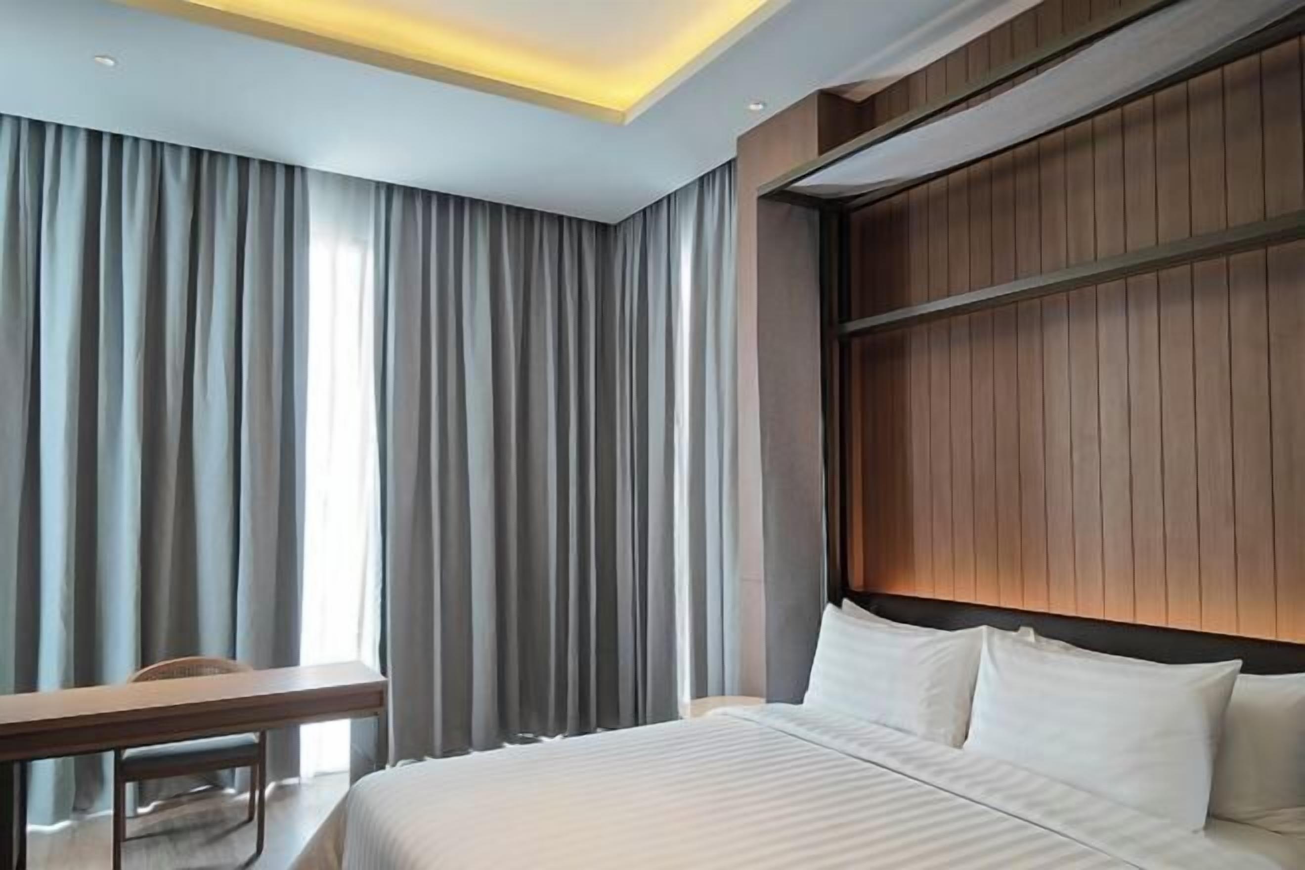 Minibar, soundproofing, free WiFi