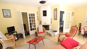 Living area - 5-room house with large garden in Domino, sleeps 6, pets allowed (Saint-Georges-d'Oléron)