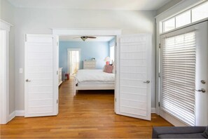 4 habitaciones, escritorio, tabla de planchar con plancha y wifi gratis 