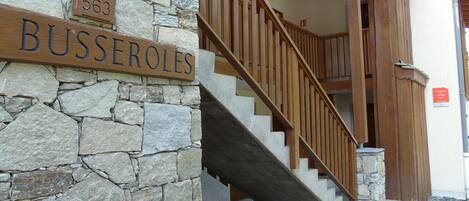 تفاصيل الفندق من الخارج