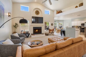 TV, fireplace