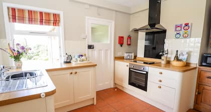 East Farm Cottage