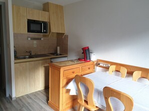 微波炉、茶具/咖啡用具、厨具/餐具