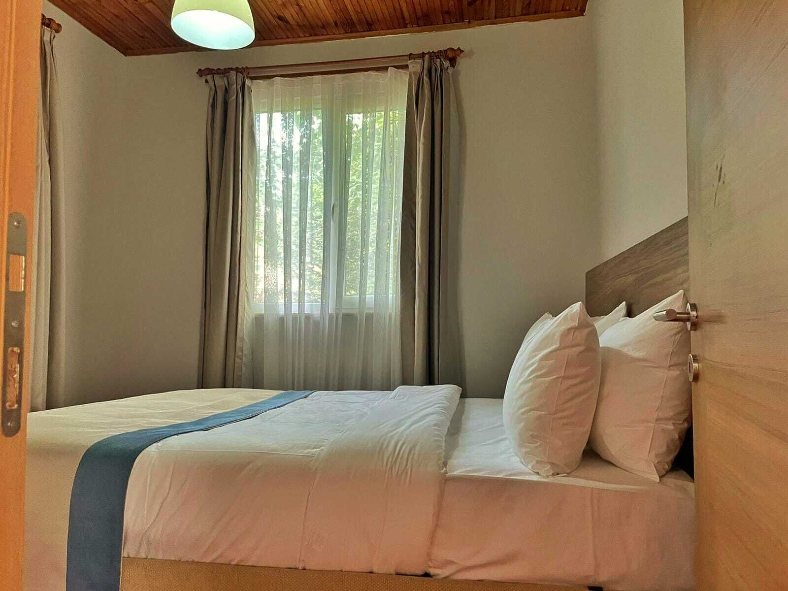 Premium bedding, free minibar, in-room safe, individually furnished