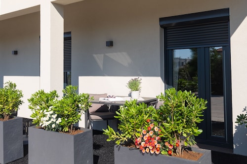 Villa Luisole Apartment °3 mit Beheiztem Salzwasserpool