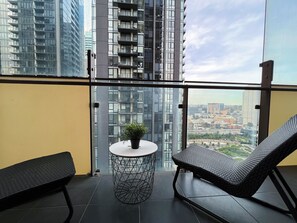 Property grounds - Cosy Southbank Residences Opposite Woolworth w/ Pool & Gym Facilities (Southbank)