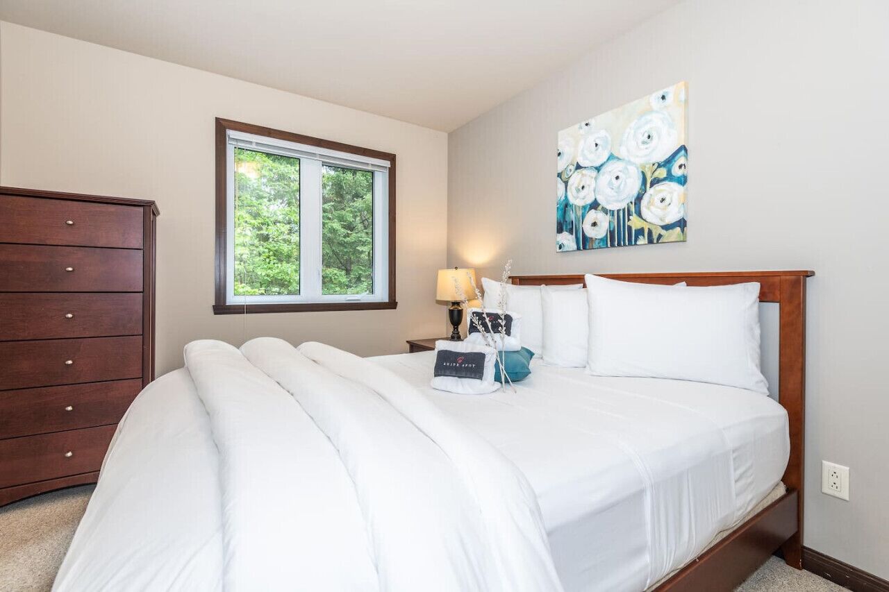 4 bedrooms, desk, iron/ironing board, free WiFi