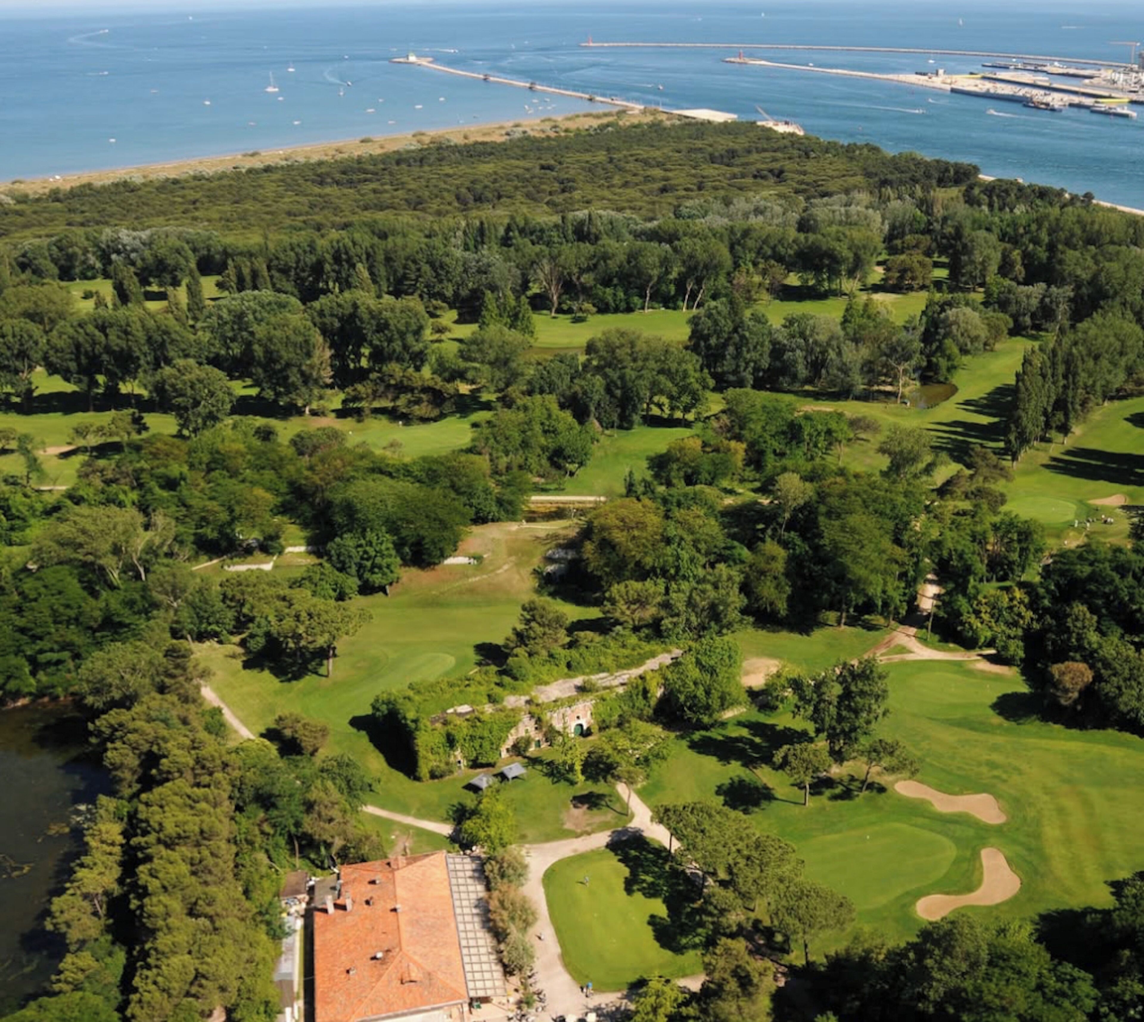 Deluxe Apartment | Golf view