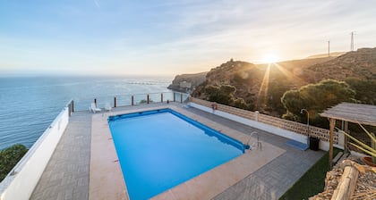 Espejo del Mar Apartment with Sea Views, Shared Pool, Wi-Fi, and Dog-Friendly