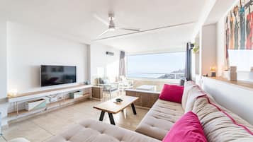 Fernseher, Tischtennisplatte