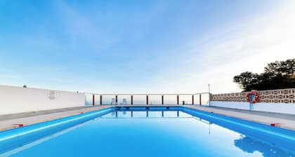 Apartamento Espejo del Mar con vistas al mar, piscina compartida y Wi-Fi que admite perros