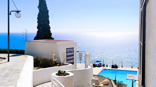 Dog-Friendly Apartment Espejo del Mar with Sea View, Shared Pool & Wi-Fi