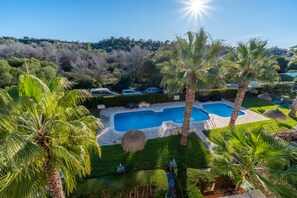 Pool - Nice Apartment in a Wonderful Area with Shared Pool & Wi-Fi (Las Ramblas)