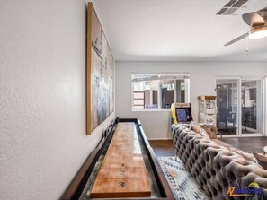 Spielezimmer
