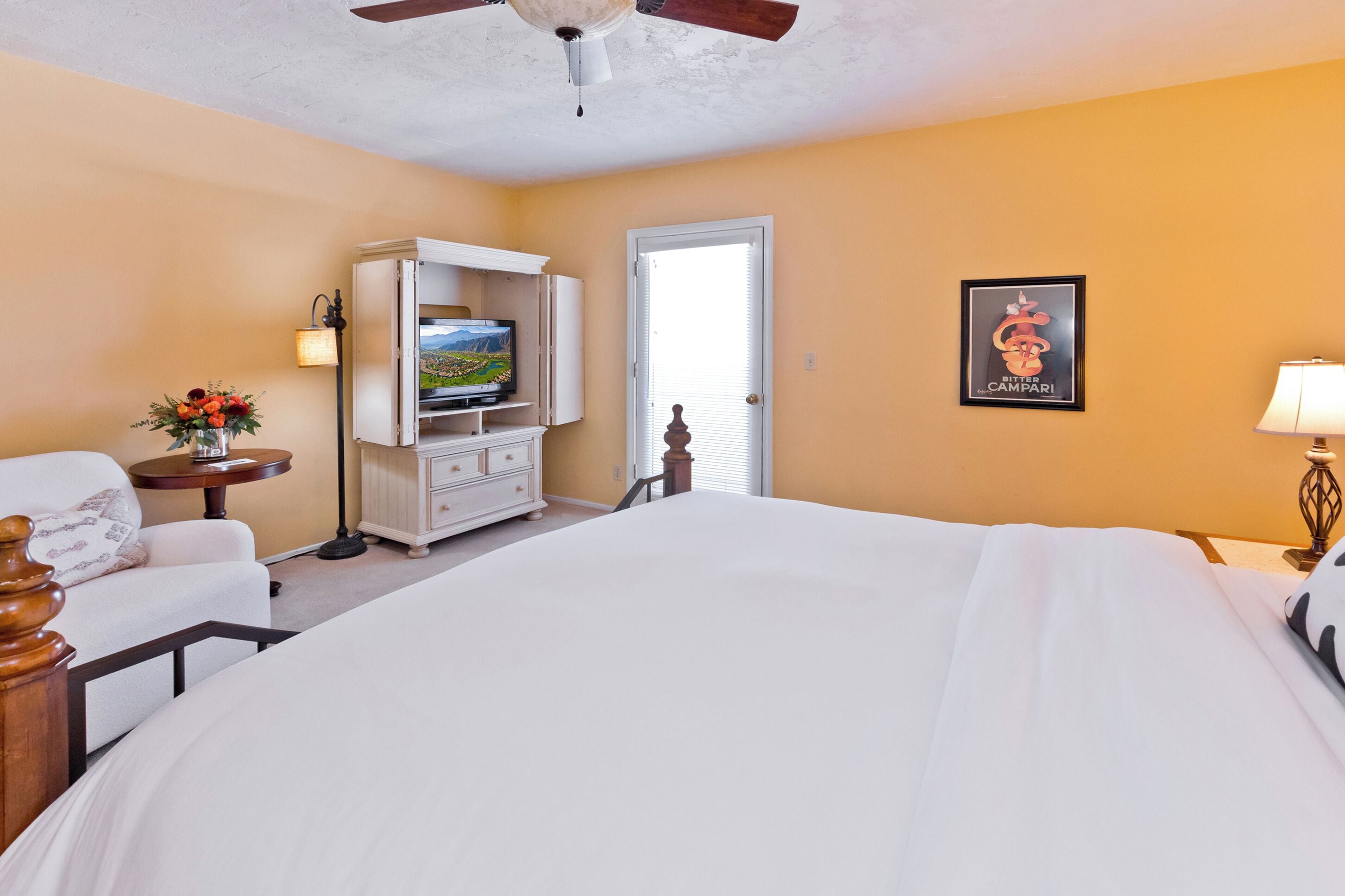 Free WiFi, bed sheets