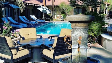 Kolam renang outdoor