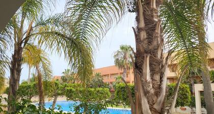 ¡bajo Extraordinario con Vistas a la Piscina y Terraza!