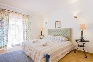 2 Schlafzimmer, Reisekinderbett, kostenloses WLAN, Bettwäsche