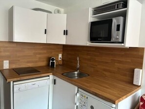 Réfrigérateur, four, lave-vaisselle