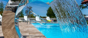 Holiday homes with pool access, Darlowo
