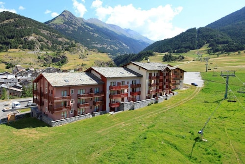 300m du centre station, 1er étage, vue village, balcon, télévision, casier à ski, 27m², Val Cenis