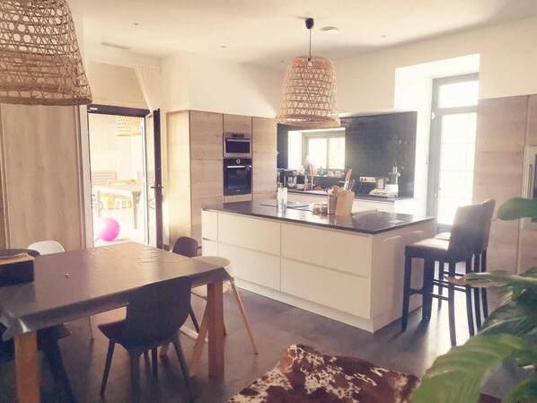 تناول الطعام