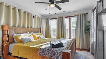 5 bedrooms, desk, free WiFi, bed sheets