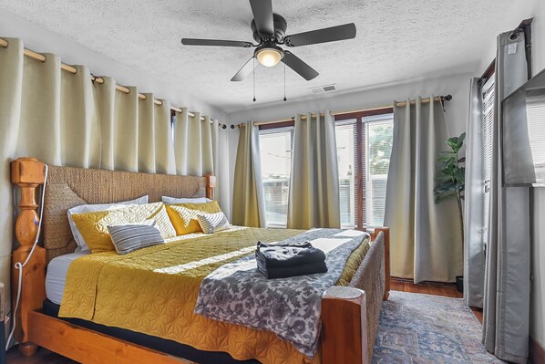 5 bedrooms, desk, iron/ironing board, free WiFi