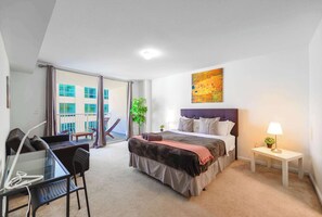 1 soverom, skrivebord, strykejern/-brett og wi-fi