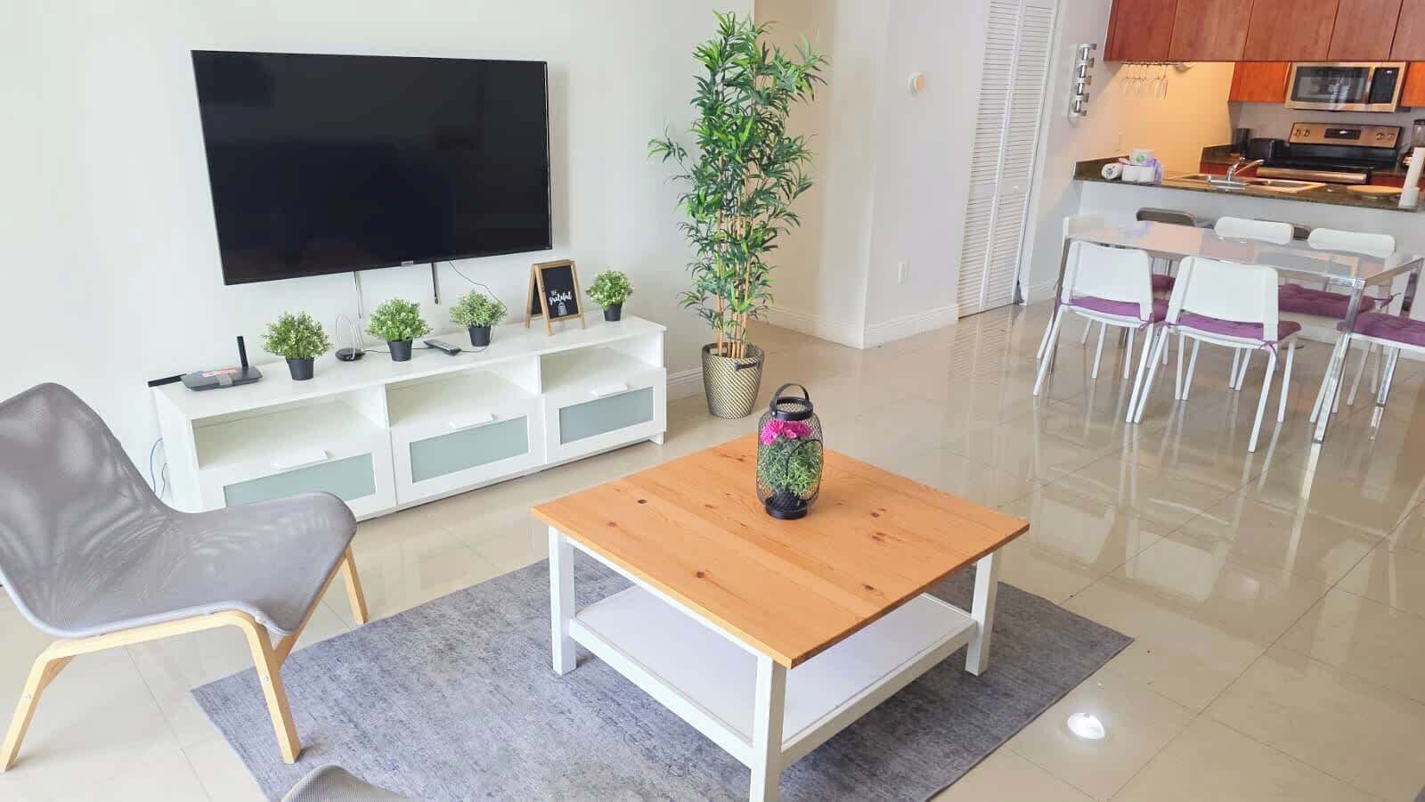 3br | Sleeps 9 | Free Parking | Skyline Views - Miami, FL