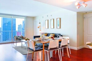 Dining - Sky-High luxury in Brickell W Sea Views (Miami)