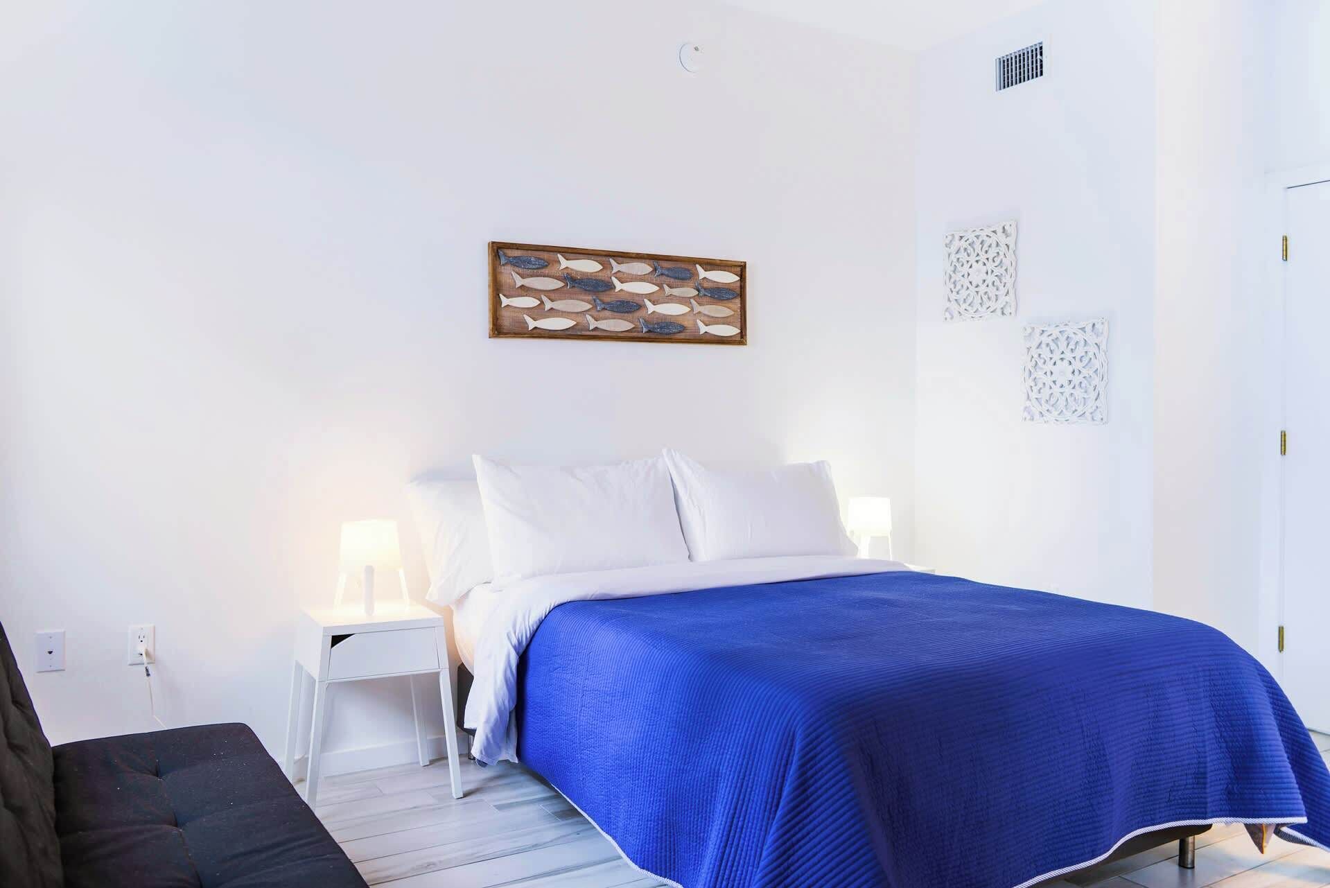 2 habitaciones, escritorio, tabla de planchar con plancha y wifi 