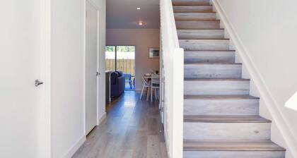 Townhouse Minutes from Design District