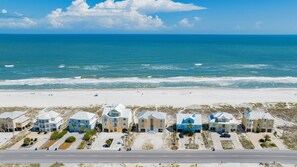 On the beach - Gulf Front Beach House | Pet Friendly | Panoramic Coastal Views (Gulf Shores)