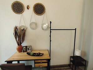 Chambre Triple Économique | Décoration personnalisée, ameublement personnalisé, Wi-Fi gratuit