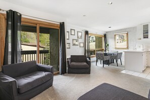 Condo, 2 Bedrooms | Interior