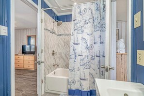 Douche, serviettes fournies