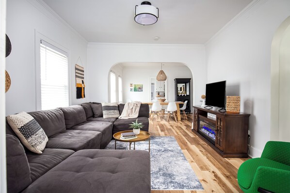 Smart TV, fireplace, DVD player