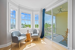 TV connectée, table de tennis de table, espaces bureaux